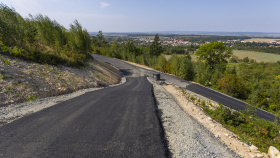 V biatlonovém areálu vznikají speciální tratě V biatlonovém areálu vznikají speciální tratě