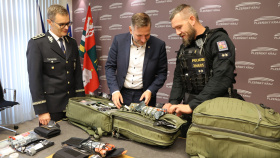 Kraj zakoupil zdravotnický materiál pro policisty v terénu Kraj zakoupil zdravotnický materiál pro policisty v terénu
