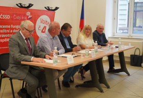 Kandidáti do voleb za koalici ČSSD – ČISTÝ KRAJ se představili Kandidáti do voleb za koalici ČSSD – ČISTÝ KRAJ se představili
