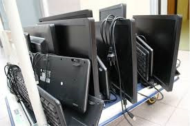 Vyřazený nábytek si odvezli zájemci z Litvínova a Meziboří