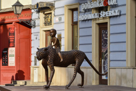 Do centra Brna přicestoval bronzový Mauglí