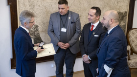 Předseda Senátu převzal ocenění za vytrvalou podporu Ukrajiny Předseda Senátu převzal ocenění za vytrvalou podporu Ukrajiny