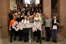 Pedagogickou fakultu UJEP svátečně vyzdobili žáci základních škol