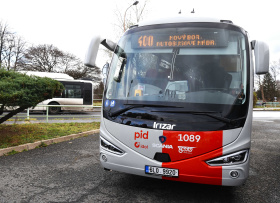 Linka 400 pojede častěji a s novými velkokapacitními autobusy Linka 400 pojede častěji a s novými velkokapacitními autobusy