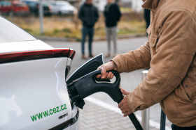 ČEZ má sto veřejných dobíjecích stanic pro elektromobily ČEZ má sto veřejných dobíjecích stanic pro elektromobily
