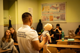 Záchranáři vyjeli do středních škol