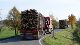 Lesy ČR splnily slib, lidé už topí darovaným dřevem