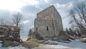 Nejvýše položený hrad v Česku se opět otevřel turistům Nejvýše položený hrad v Česku se opět otevřel turistům