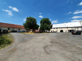 Co čeká zámecký statek ve Frýdlantu? Kraj pro něj hledá kupce