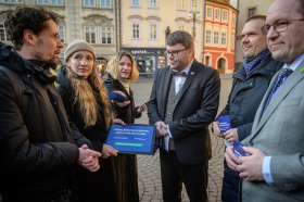 Politici převzali výzvu na podporu mediální novely Politici převzali výzvu na podporu mediální novely