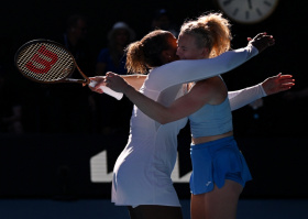 Famózní úspěch: Siniaková s Towsendovou ovládly čtyřhru na Australian Open Famózní úspěch: Siniaková s Towsendovou ovládly čtyřhru na Australian Open