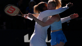 Famózní úspěch: Siniaková s Towsendovou ovládly čtyřhru na Australian Open Famózní úspěch: Siniaková s Towsendovou ovládly čtyřhru na Australian Open