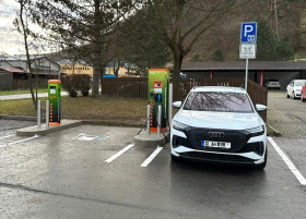 Ve Středočeském kraji načerpali řidiči o 66 procent bezemisní energie více