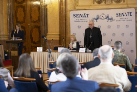 Senátoři si připomněli protinacistický odboj duchovních Senátoři si připomněli protinacistický odboj duchovních