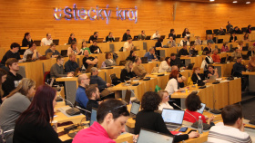 Učitelé z Ústeckého kraje absolvovali první ze série školení o umělé inteligenci Učitelé z Ústeckého kraje absolvovali první ze série školení o umělé inteligenci