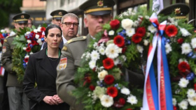 Pieta před budovou Českého rozhlasu Pieta před budovou Českého rozhlasu