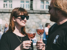 V sobotu dorazí do Prahy 25 vinařů