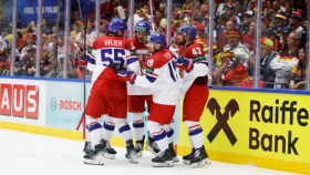 Češi porazili Německo 5:0 a jsou zpět v čele skupiny