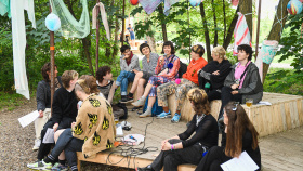 Taneční retreat u Sázavy a performativní večer v Praze. Taneční retreat u Sázavy a performativní večer v Praze.