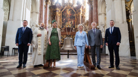 Zvon v Kostele Nejsvětějšího Salvátora v Praze je z ruské válečné munice