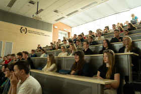 Mobilní operátor pomáhá univerzitě s výukou informační a síťové bezpečnosti