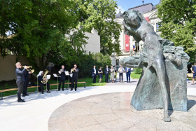 Park na Janáčkově náměstí se po rekonstrukci otevřel veřejnosti