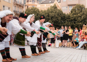Náměstí Svobody roztančí taneční soubory z celého světa Náměstí Svobody roztančí taneční soubory z celého světa