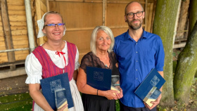 Novými mistry  tradiční rukodělné výroby jsou dva kováři, švadlena a vedoucí souboru Hadářek