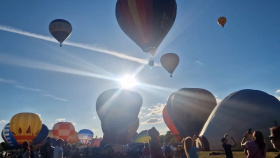 Balonová fiesta je největší v Evropě