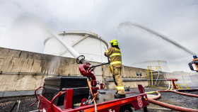 V litvínovské rafinérii nacvičovali zásah při požáru ropného tanku