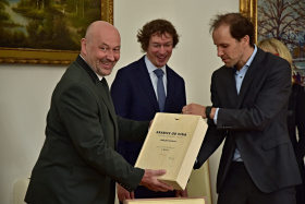 Lesy ČR v čele prestižních žebříčků podniků hodnocených  podle praxe veřejných zakázek a transparentnosti