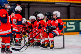 Zákazníci opět rozhodnou o podpoře mladých hokejistů Kliknutím zvětšíte obrázek