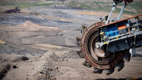 Hnědouhelný lom na Mostecku bude národní přírodní památka. Ve zbytkové jámě vzniká jezero