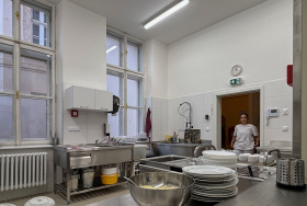 Školáci se dočkali moderní jídelny