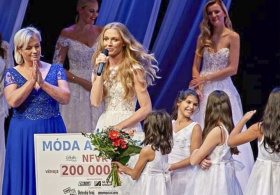 Blíží se charitativní přehlídka Móda a hvězdy