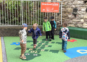 Díky Nadaci ČEZ  mají děti v Mělníku dvě nová hřiště