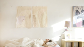 Malé křehkosti jako prostor pro ticho i dotek