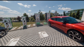 ČEZ představil virtuálního průvodce pro veřejné i firemní dobíjení elektroaut