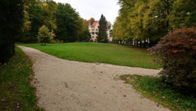 Park Malé Versailles v lázeňské zóně Karlových Varů se dočká obnovy