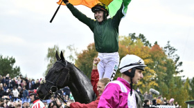 Velkou pardubickou vyhrál po 30 letech kůň z ciziny!