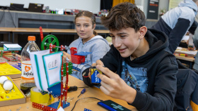 Žáci poměřili síly v sestavení funkčního přepravníku