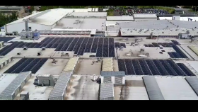 AGC Automotive instalovala FVE, uspoří až dva miliony ročně