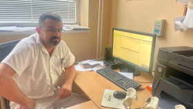 Primář novoměstské ortopedie provedl unikátní operaci