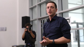 Režisér dokumentu o Grolichovi: Smějeme se tomu, co politici dávají na sítě. Ale je za tím poptávka