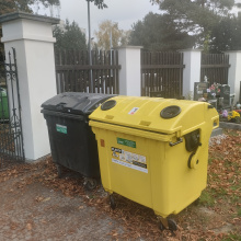 Žlutý kontejner dostal před dušičkami druhou šanci