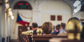 Kraj zabezpečí investiční projekty úvěrem ve výši 2,5 miliardy korun od Komerční banky