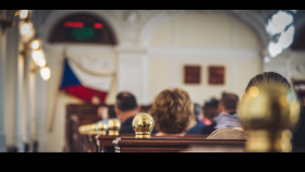 Kraj zabezpečí investiční projekty úvěrem ve výši 2,5 miliardy korun od Komerční banky