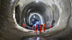 Důležitý milník prvního úseku metra D. První kompletně vyraženou stanicí je Olbrachtova