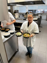 První škola z Prahy 8 se zapojila do projektu Zachraň oběd a vyzývá následovníky