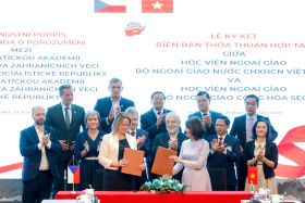 Daleko a přitom blízko, říká předseda Senátu Miloš Vystrčil o cestě do Vietnamu